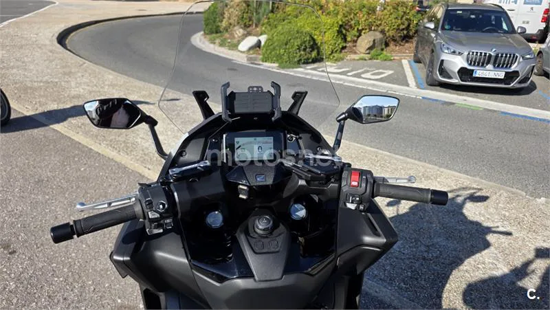 Honda Forza 750 - Vista 7