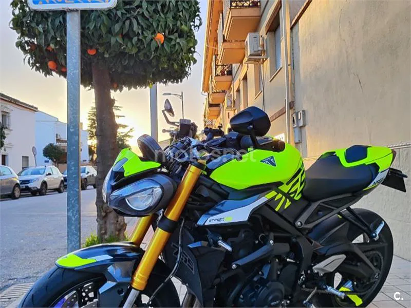 Triumph Street Triple 765 8600 € 2023 Granada - 2
