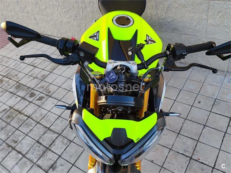 Triumph Street Triple 765 - Vista 9