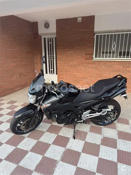Suzuki GSR600 - Vista 4