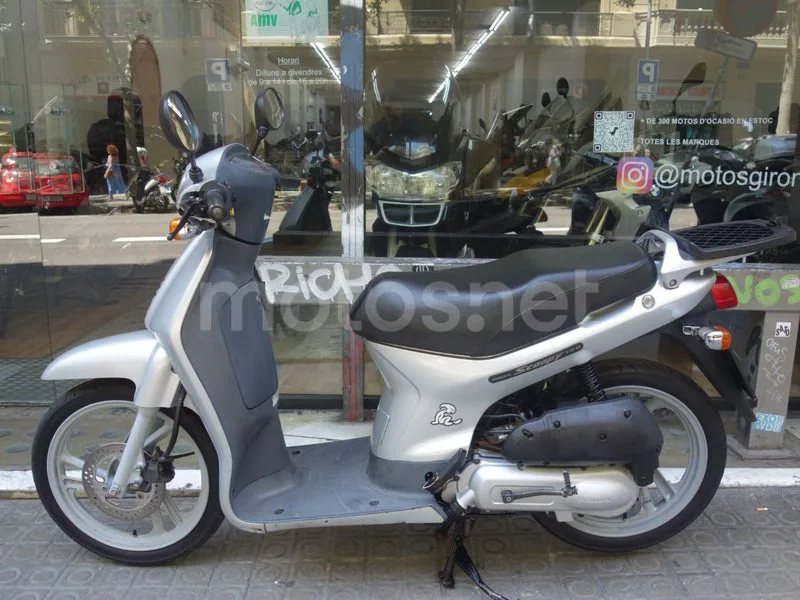 Honda SH100 - Vista 3