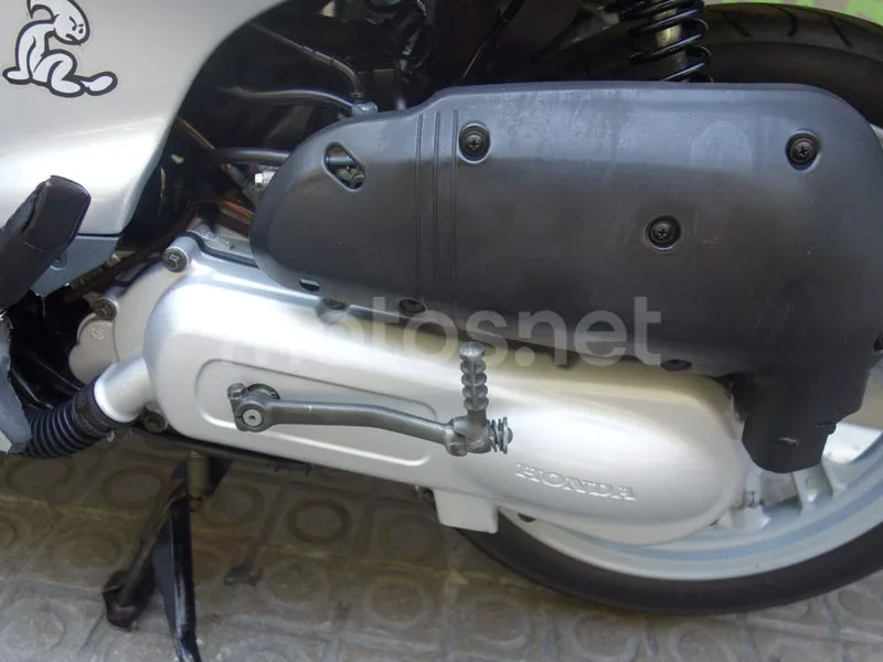 Honda SH100 - Vista 4