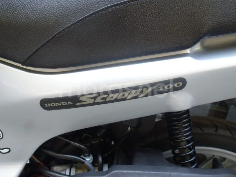 Honda SH100 - Vista 5