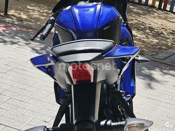 Yamaha YZF-R125 - Vista 7