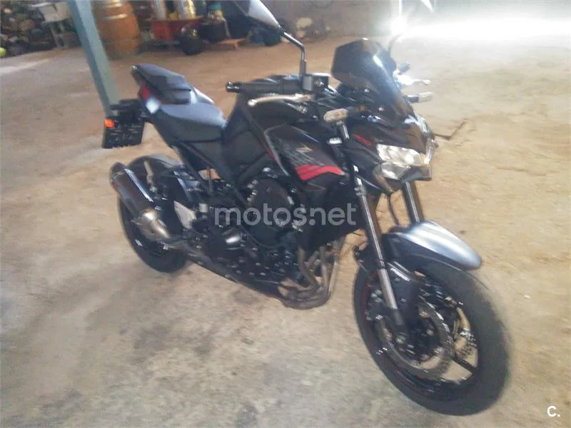 Kawasaki Z900 - Vista 5