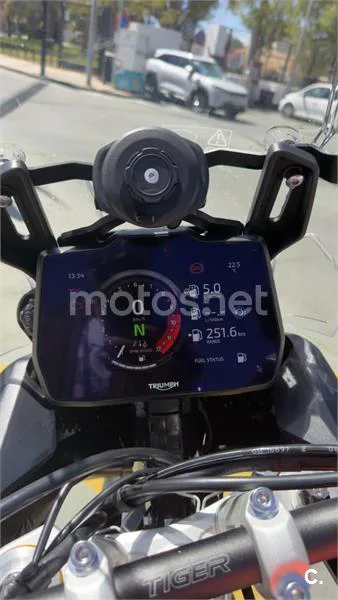 Triumph Tiger 900 - Vista 3