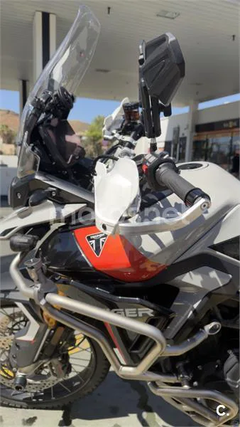 Triumph Tiger 900 - Vista 5