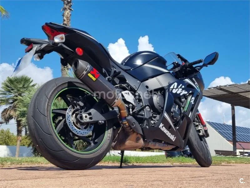 Kawasaki Ninja ZX-10RR - Vista 4