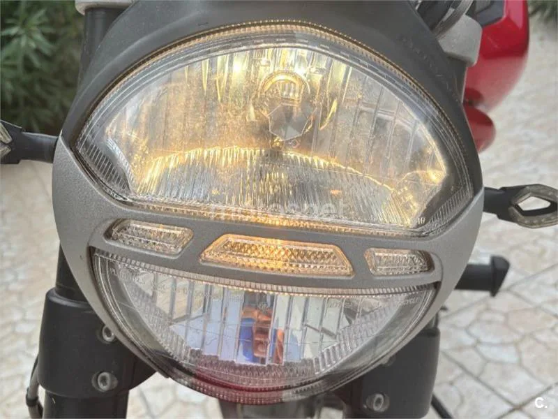 Ducati Monster 696 - Vista 5