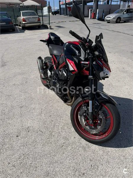 Kawasaki Z900 - Vista 3
