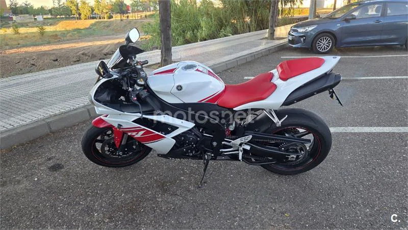 Yamaha YZF-R1 - Vista 5