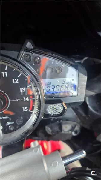 Yamaha YZF-R1 - Vista 6
