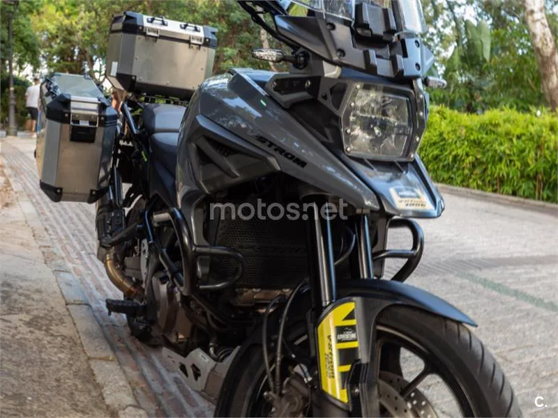 Suzuki V-Strom 1050 - Vista 3