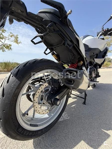 BMW F 900 XR - Vista 3