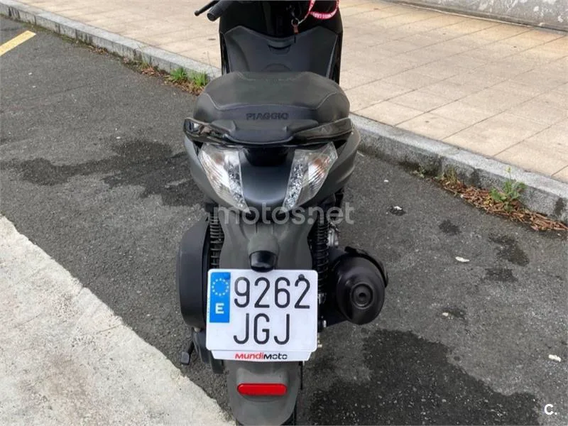 Piaggio Beverly 300 - Vista 3