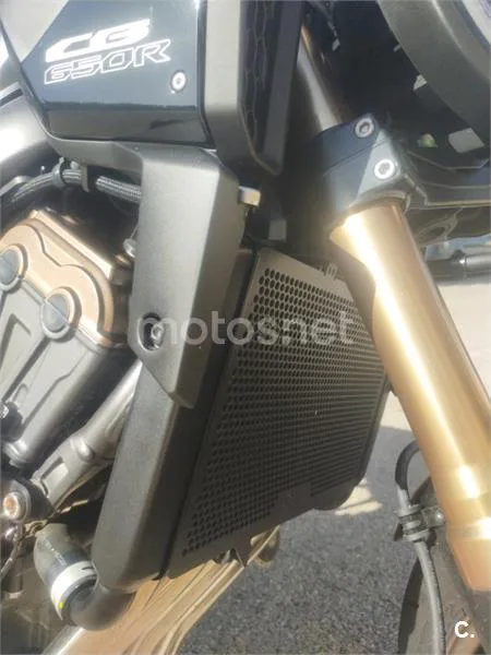 Honda CB650R - Vista 7