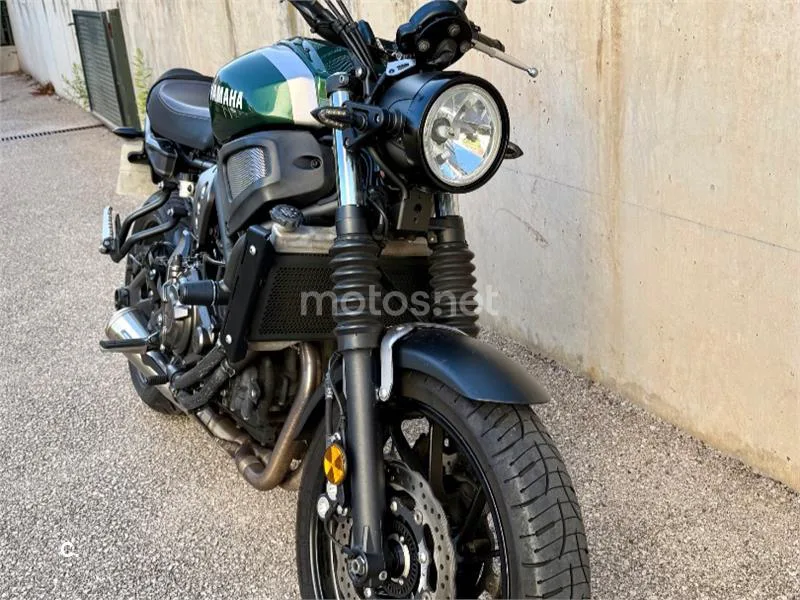 Yamaha XSR700 - Vista 3