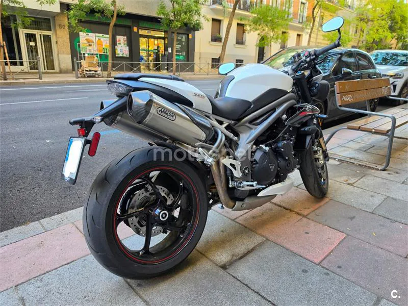 Triumph Speed Triple - Vista 5