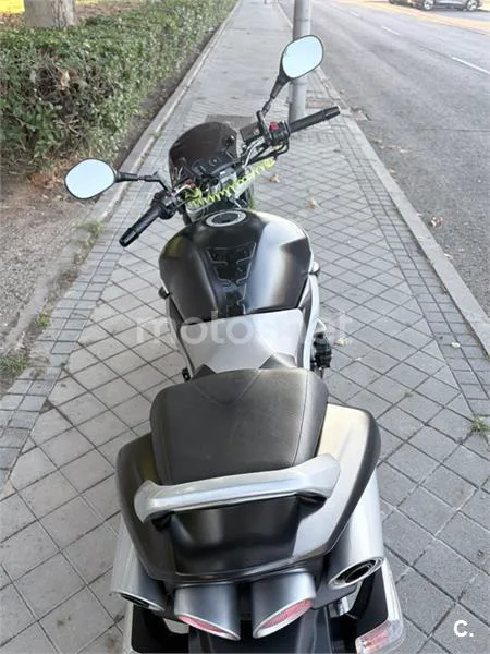 Suzuki GSR600 - Vista 12