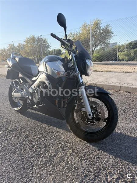 Suzuki GSR600 - Vista 13
