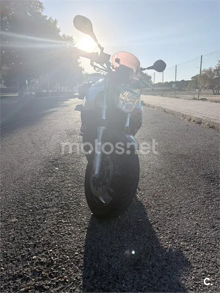 Suzuki GSR600 - Vista 14
