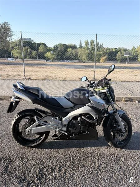 Suzuki GSR600 - Vista 15