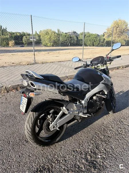 Suzuki GSR600 - Vista 16