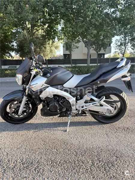 Suzuki GSR600 - Vista 5
