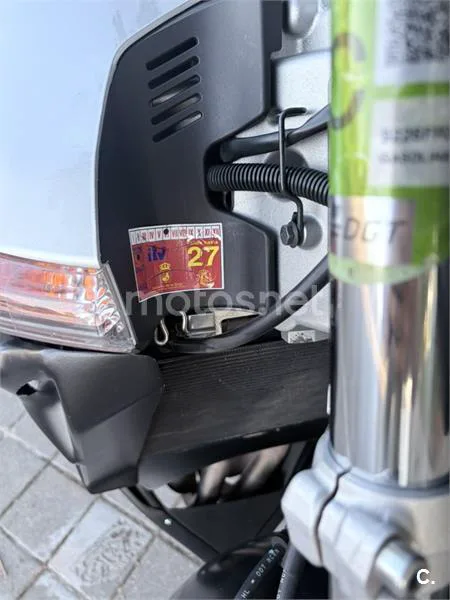 Suzuki GSR600 - Vista 8