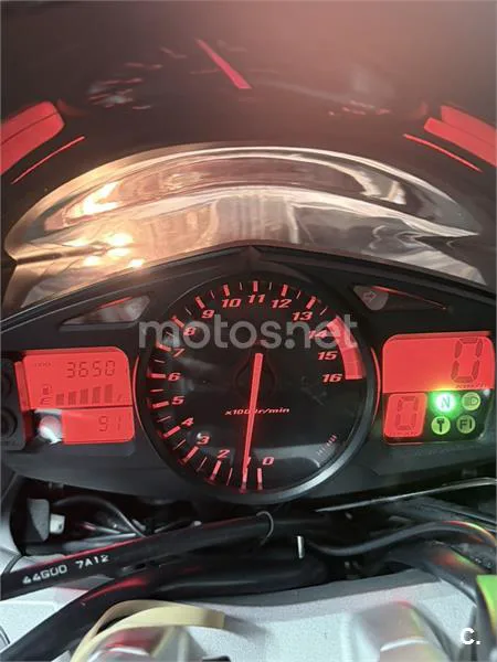 Suzuki GSR600 - Vista 9