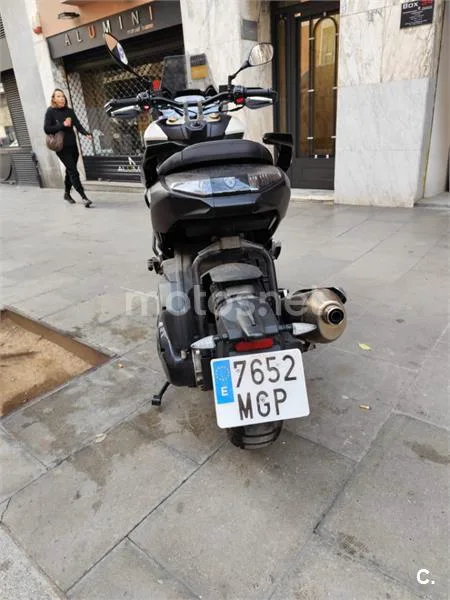 Peugeot XP 400 - Vista 5