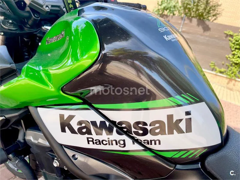 Kawasaki Z900 - Vista 4