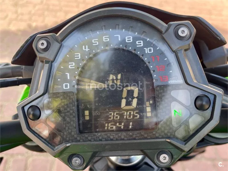 Kawasaki Z900 - Vista 8