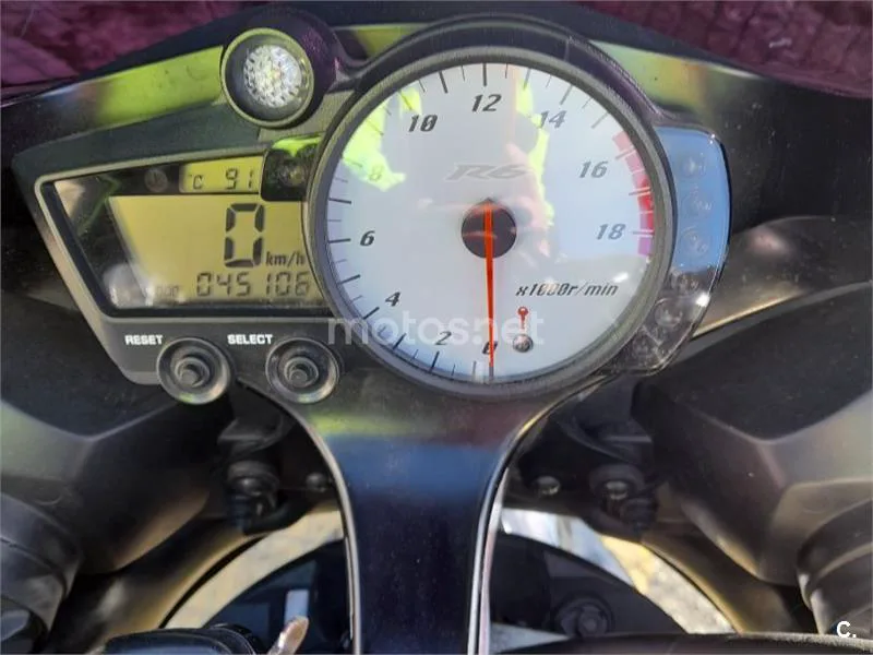 Yamaha YZF-R6 - Vista 6