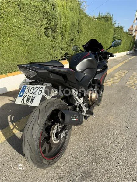 Honda CBR500R - Vista 3