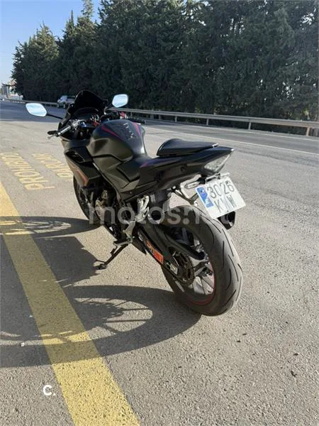 Honda CBR500R - Vista 4