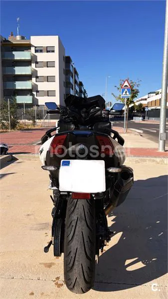 Yamaha TMAX - Vista 6