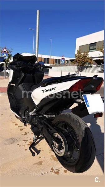 Yamaha TMAX - Vista 7