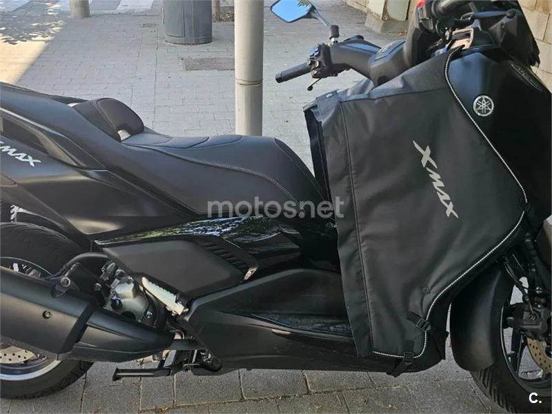 Yamaha XMAX 300 - Vista 3