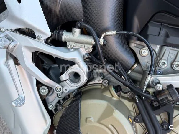 Ducati Streetfighter V4 - Vista 3