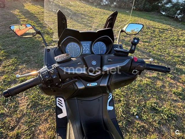 Yamaha TMAX - Vista 5