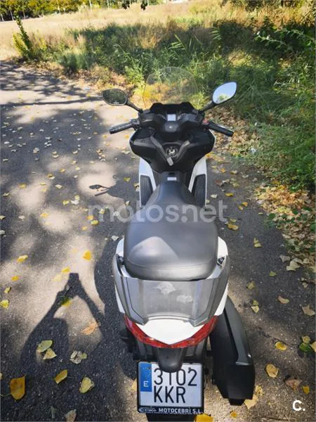 Kymco Grand Dink 300 - Vista 4