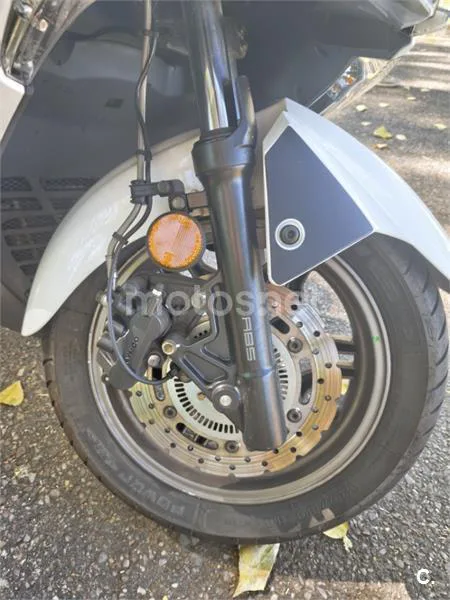 Kymco Grand Dink 300 - Vista 9