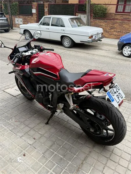 Honda CBR650R - Vista 4