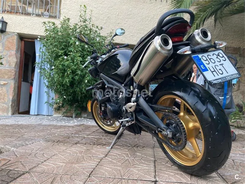 Triumph Street Triple R - Vista 3