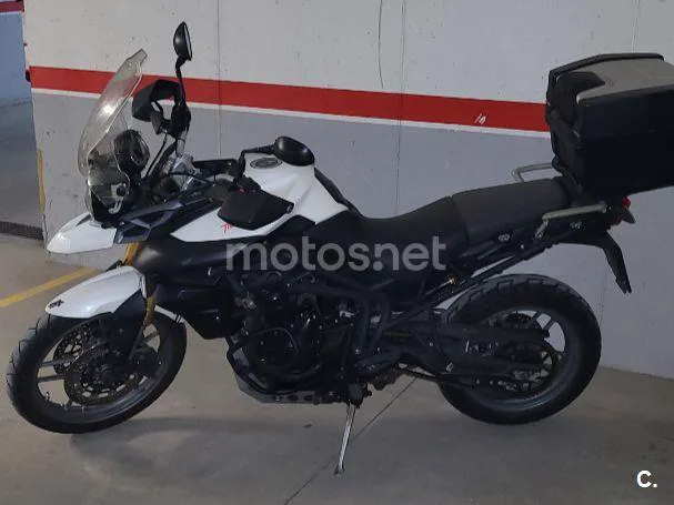Triumph Tiger 800 - Vista 3