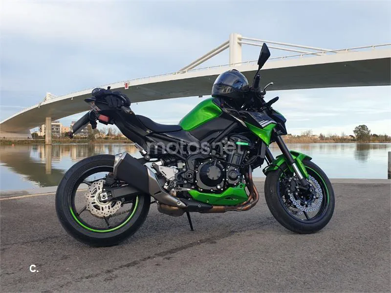 Kawasaki Z900 - Vista 3