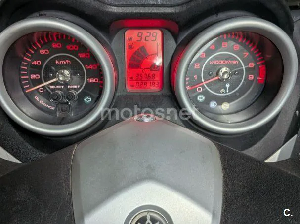 Yamaha XMAX 250 - Vista 3