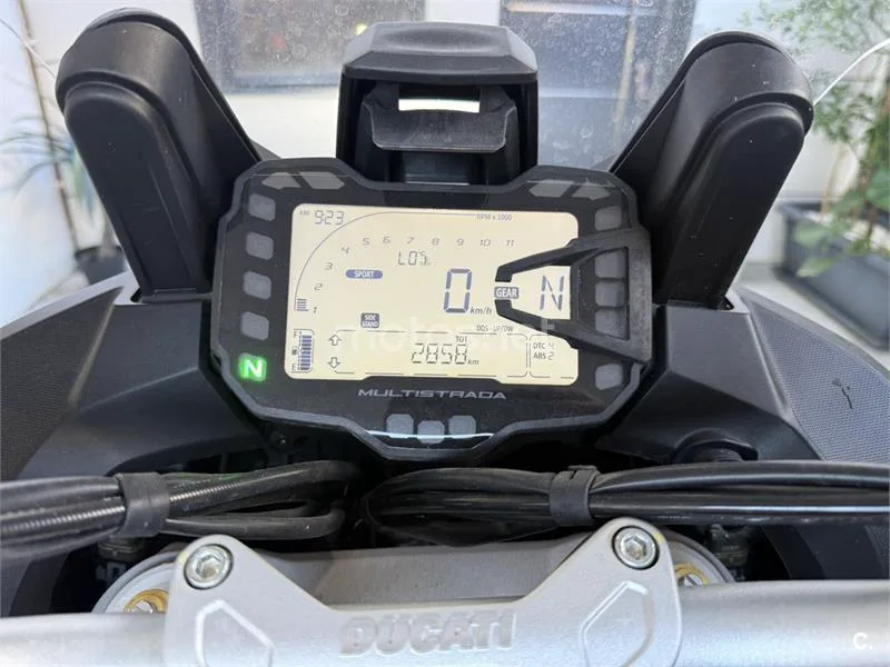 Ducati Multistrada V2 - Vista 3