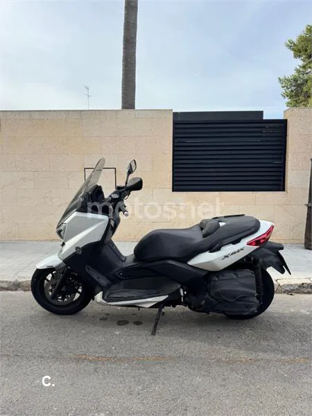 Yamaha XMAX 400 - Vista 5